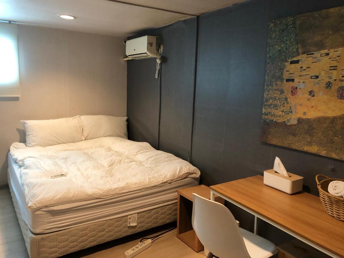 Chris Hostel Сеул Екстериор снимка