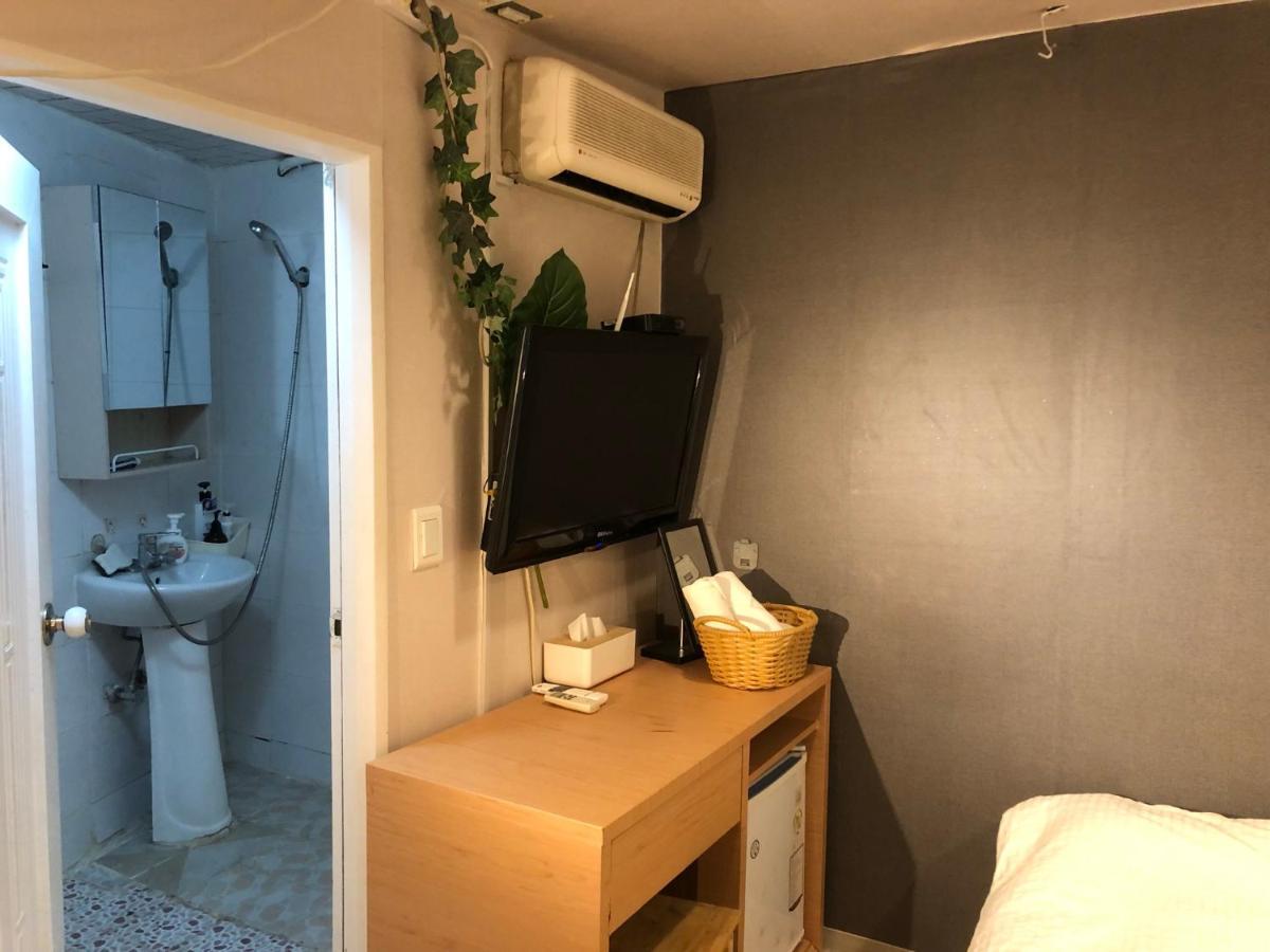 Chris Hostel Сеул Екстериор снимка