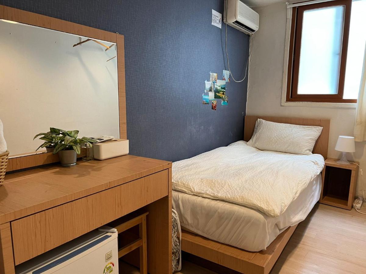 Chris Hostel Сеул Екстериор снимка