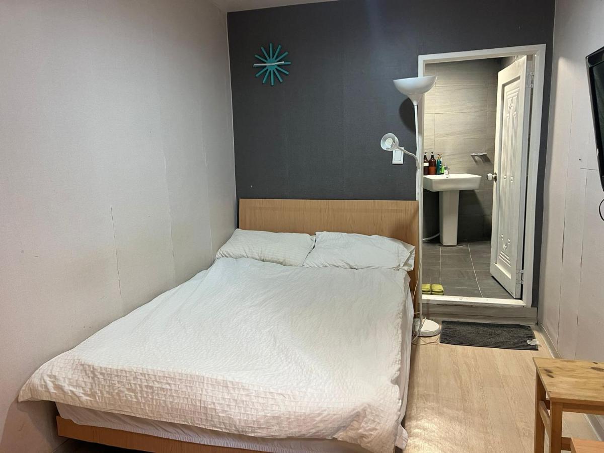 Chris Hostel Сеул Екстериор снимка