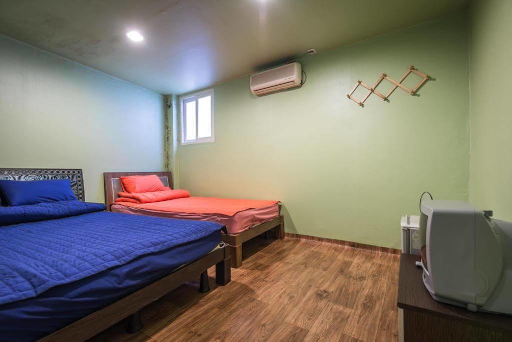 Chris Hostel Сеул Екстериор снимка